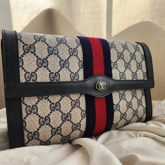 Authentic Gucci Sherryline Clutch Bag - Picture 2 of 11